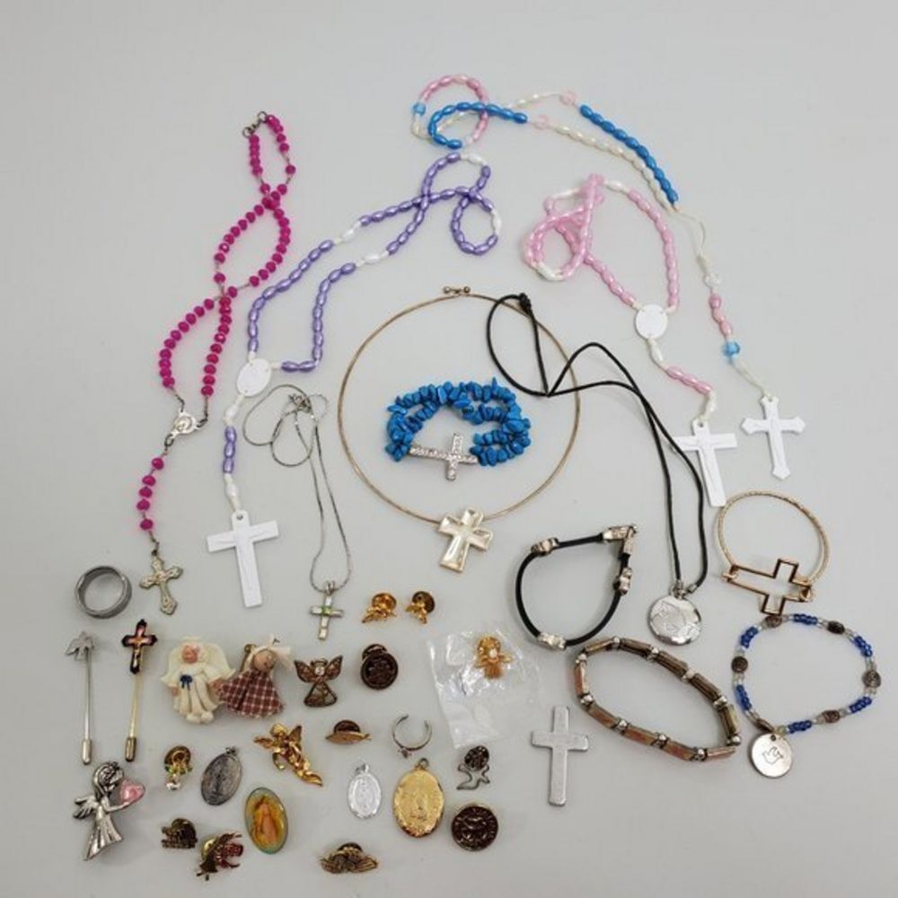 Religious Jewelry Lot 37 Piece‎ Necklace Rosary Chr
